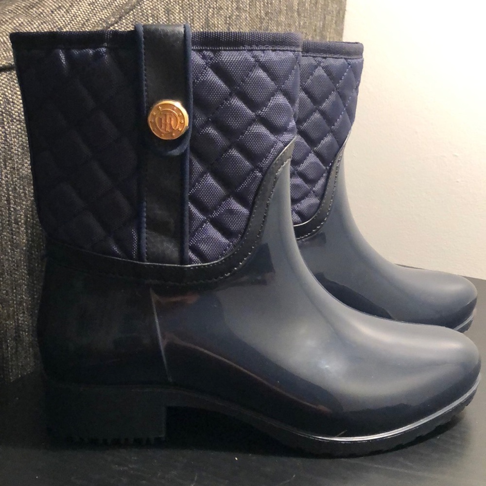 Tommy Hilfiger quilted rain boots